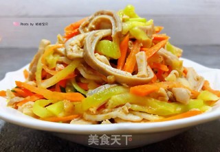#酸爽开胃美食#酸辣肚丝凉拌莴笋丝的做法步骤：11
