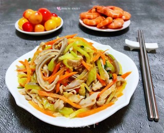 #酸爽开胃美食#酸辣肚丝凉拌莴笋丝的做法步骤：13