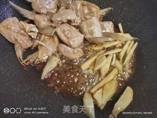 红烧巴沙鱼鳍的做法步骤：6