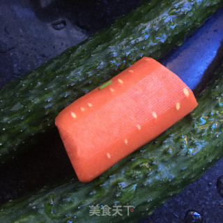 小米椒拌黄瓜的做法步骤：1