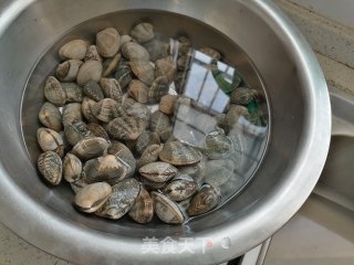 爆炒花甲的做法步骤：1