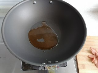 三鲜炒米粉的做法步骤：1