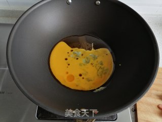 三鲜炒米粉的做法步骤：2