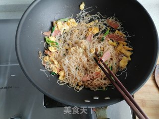 三鲜炒米粉的做法步骤：5