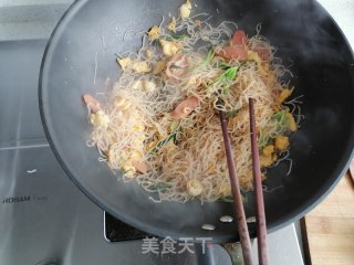 三鲜炒米粉的做法步骤：6
