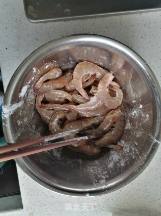 油爆虾的做法步骤：3