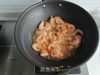 油爆虾的做法步骤：4