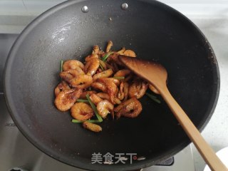 油爆虾的做法步骤：9