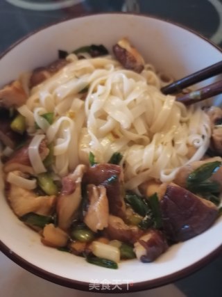 香菇拌面的做法步骤：3