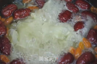 红枣银耳汤的做法步骤：5