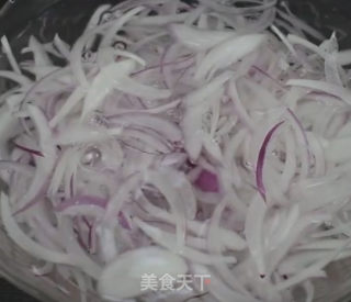 凉拌洋葱的做法步骤：1