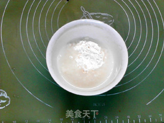 花生酱芝士火腿肠酸奶面包卷的做法步骤：2