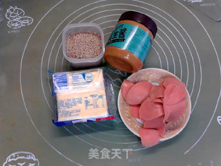 花生酱芝士火腿肠酸奶面包卷的做法步骤：10