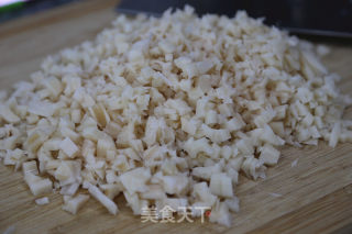 莲藕玉米芹菜肉饺子的做法步骤：1