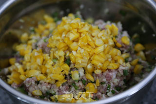莲藕玉米芹菜肉饺子的做法步骤：8