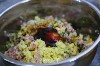 莲藕玉米芹菜肉饺子的做法步骤：11