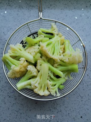 花菜炒肉片的做法步骤：4