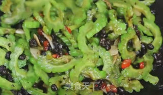 豉香炒凉瓜的做法步骤：7