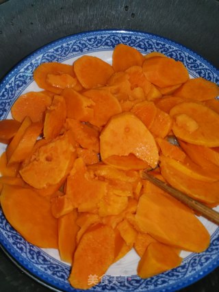芝麻红薯饼的做法步骤：3