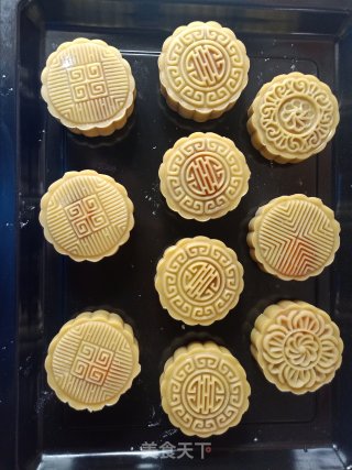 广式月饼—蛋黄莲蓉的做法步骤：8