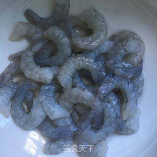 虾仁小葱滑蛋的做法步骤：1