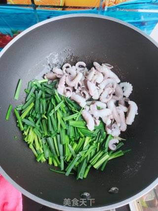 韭菜炒八带的做法步骤：8