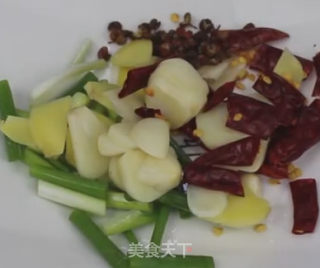 干烧土豆片的做法步骤：3
