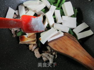 五花肉梅豆千页豆腐的做法步骤：8