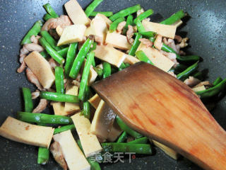 五花肉梅豆千页豆腐的做法步骤：9