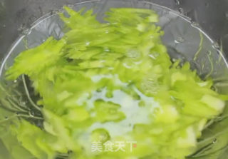 雪梨拌凉瓜的做法步骤：1