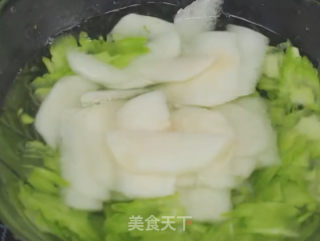 雪梨拌凉瓜的做法步骤：3