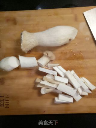 黄瓜炒杏鲍菇的做法步骤：1