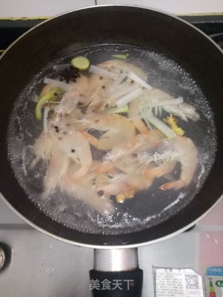 白灼虾的做法步骤：4