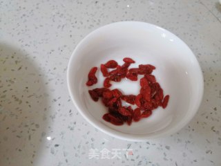 红糖枸杞窝窝头的做法步骤：1