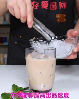 浓奶还在一杯杯现调？这样做让奶茶出杯速度！的做法步骤：8
