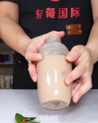 浓奶还在一杯杯现调？这样做让奶茶出杯速度！的做法步骤：9