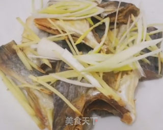 蒸鱼干的做法步骤：3