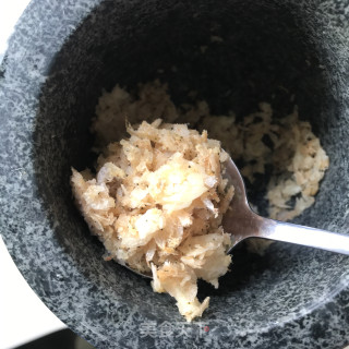 蒜泥虾皮炒丝瓜的做法步骤：2