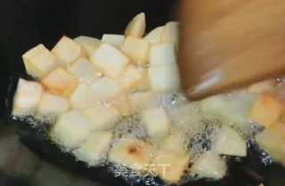 土豆炒黄瓜丁的做法步骤：3