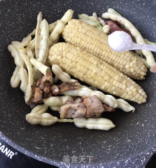 烤肉芸豆炖玉米的做法步骤：5