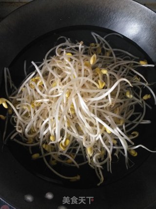 凉拌粉丝豆芽的做法步骤：2