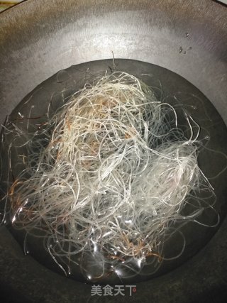 凉拌粉丝豆芽的做法步骤：3