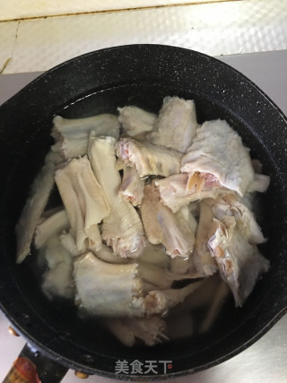 咸鹅翅的做法步骤：1