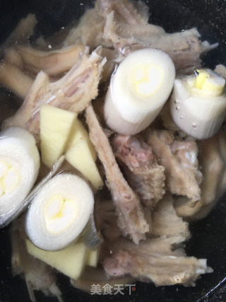 咸鹅翅的做法步骤：3