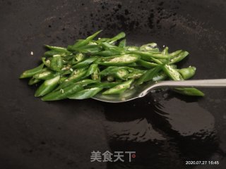 尖椒炒鸭肠的做法步骤：5