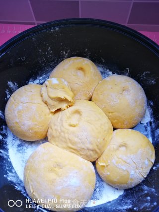 芝麻榴莲饼的做法步骤：1