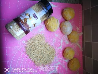 芝麻榴莲饼的做法步骤：7