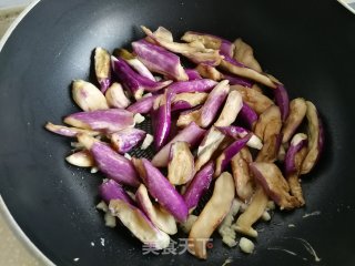 酱香茄子的做法步骤：2