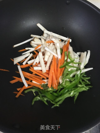 蚝油炒三丝的做法步骤：3