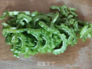 凉拌苦瓜的做法步骤：3